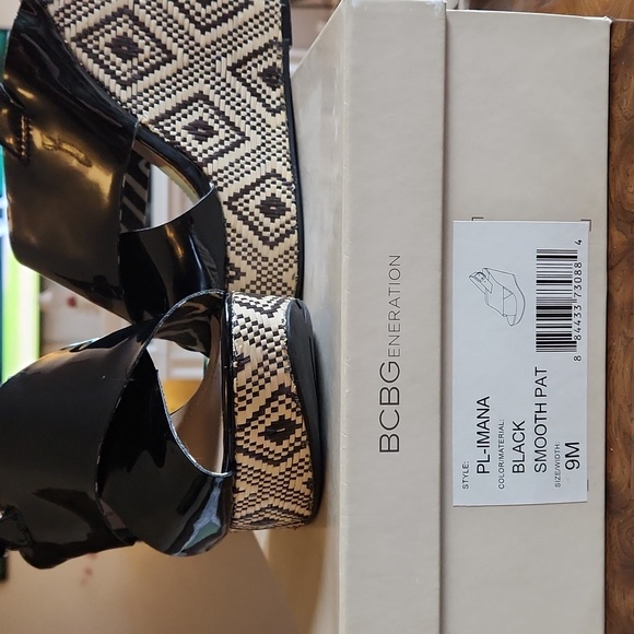 BCBGeneration Black smooth, patent  strap detail,  patterned wedge, size 9M - Picture 3 of 6